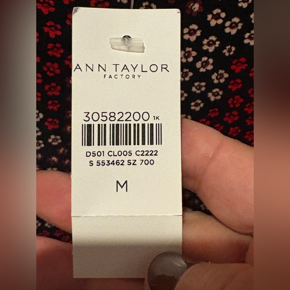 Ann Taylor Factory Floral 3/4 Sleeve Top - Picture 4 of 9